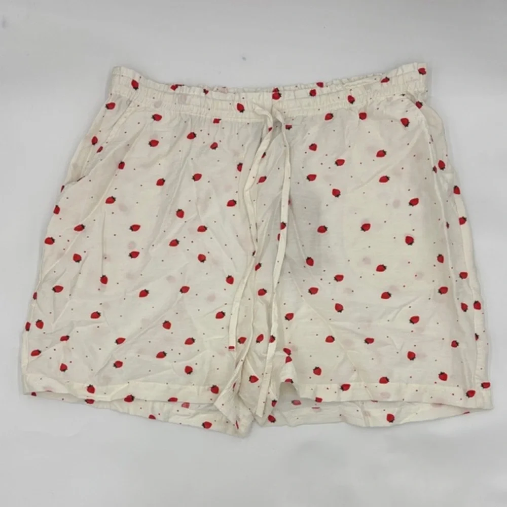 Vero Moda Odette Tie Waist Shorts - Picture 1 of 8